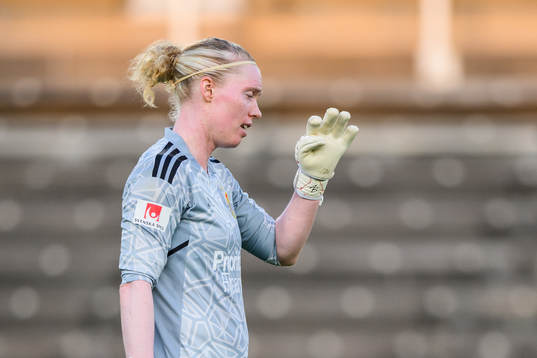 Djurgårdens målvakt Hedvig Lindahl deppar