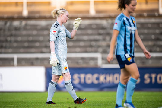 Djurgårdens målvakt Hedvig Lindahl deppar