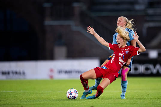 Linköpings Amalie Vangsgaard och Djurgårdens Stinalisa