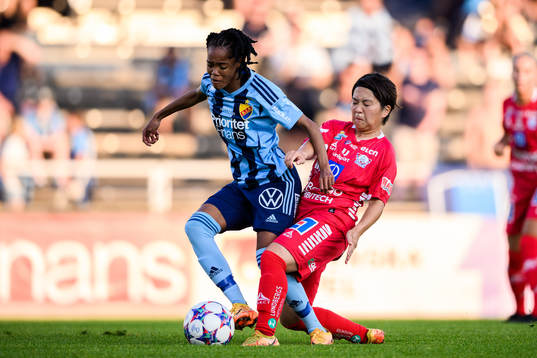 Djurgårdens Linda Maserame Motlhalo och Linköpings Yuka