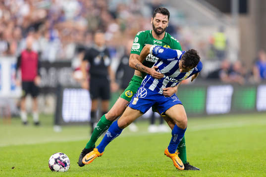 Hammarbys Nahir Besara och IFK Göteborgs Hussein Carneil