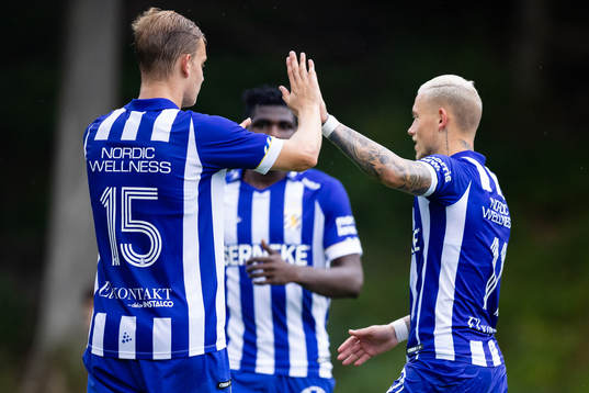 IFK Göteborgs Erik Sorga jublar med lagkamrater