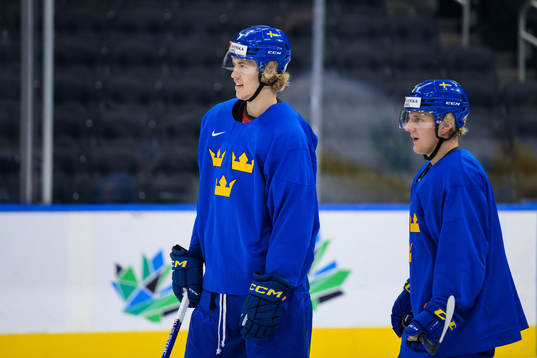 Simon Edvinsson and Emil Andrae of Sweden at a practice