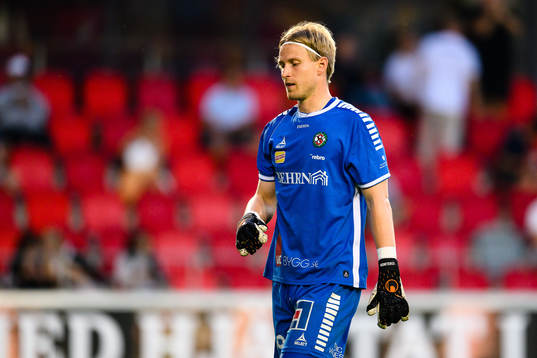 Örebros målvakt William Eskelinen deppar