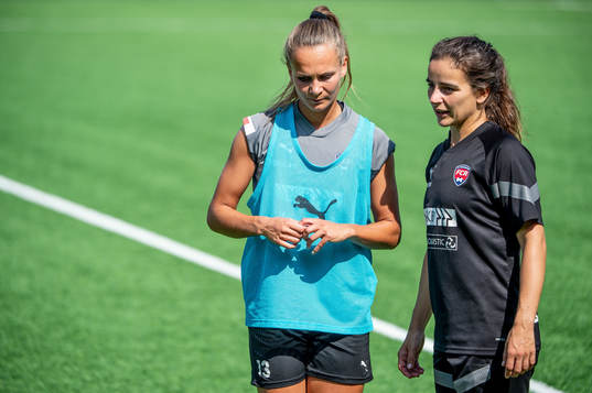 FC Rosengårds Frederikke Thøgersen och tränare Renée