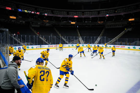 Players of Sweden at warm-up