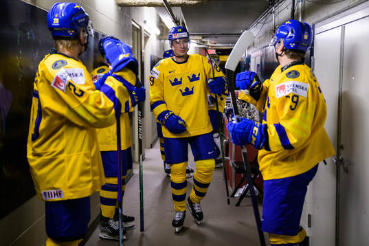 Daniel Torgersson of Sweden waiting to walk out to the ice