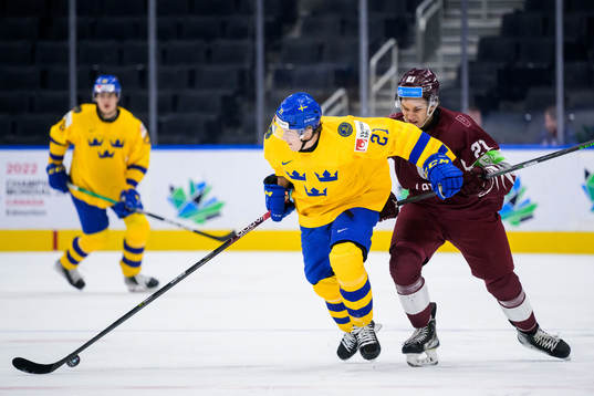 Oskar Olausson of Sweden and Anri Ravinskis of Latvia