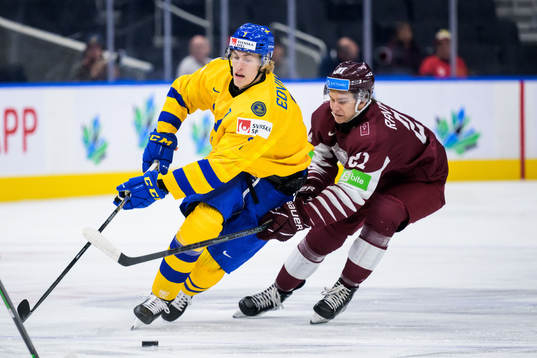Simon Edvinsson of Sweden and Anri Ravinskis of Latvia