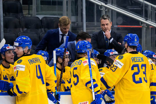 Swedish bench with head coach Tomas Montén