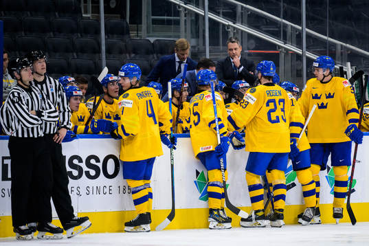 Swedish bench with head coach Tomas Montén