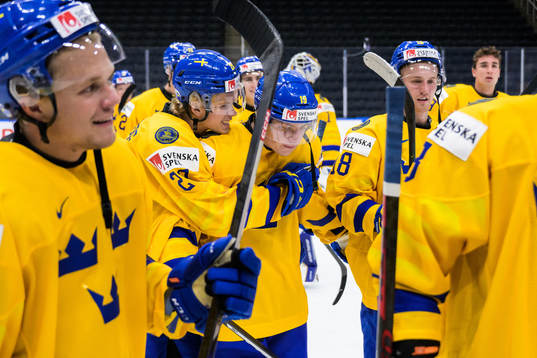 Albert Sjöberg celebrate with Victor Stjernborg