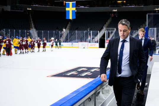 Head coach Tomas Montén of Sweden
