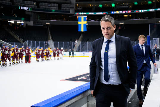 Head coach Tomas Montén of Sweden