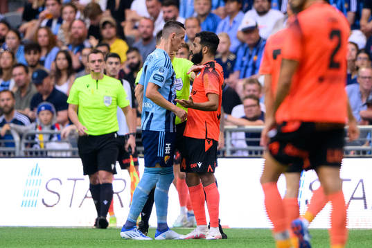 Haris Radetinac of Djurgården and Issam Cheabake of Apoel