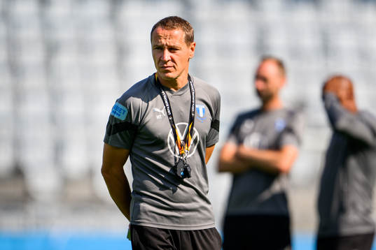 Assistant coach Nikola Trajkovic