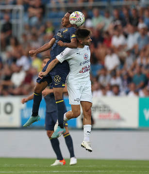 Bilal Hussein of AIK and Michal Travnik of Slovacko