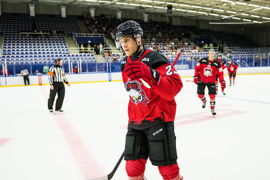 Malmö Redhawks Christoffer Forsberg jublar