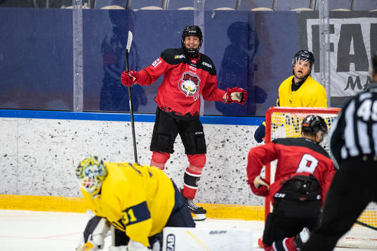 Malmö Redhawks Anton Wahlberg jublar