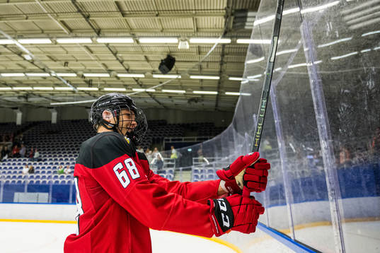 Malmö Redhawks Anton Wahlberg jublar