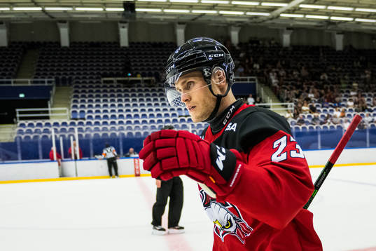 Malmö Redhawks Christoffer Forsberg jublar