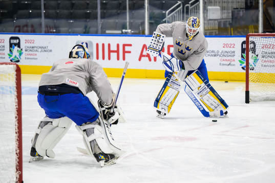 Goaltenders Carl Lindbom and Calle Clang of Sweden at a