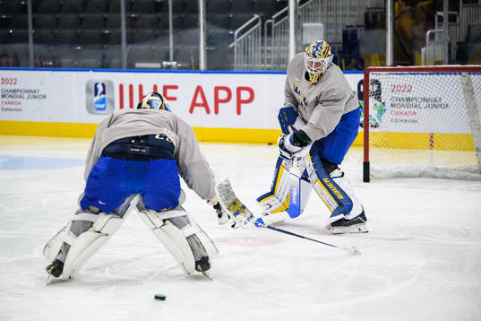 Goaltenders Carl Lindbom and Calle Clang of Sweden at a