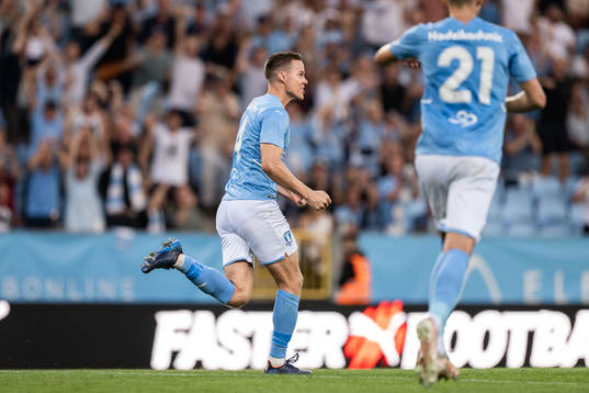 Niklas Moisander of Malmö FF celebrates