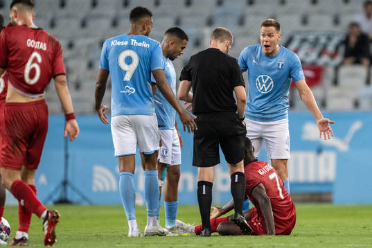 Niklas Moisander of Malmö FF reacts to referee William