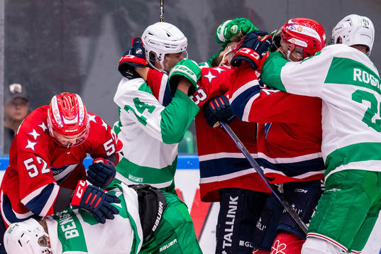 Rögles Marco Kasper i bråk med Helsinfors spelare