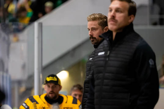 Skellefteås assisterande Andreas Falk