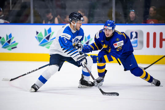 Rubin Rafkin of Finland and Liam Öhgren of Sweden