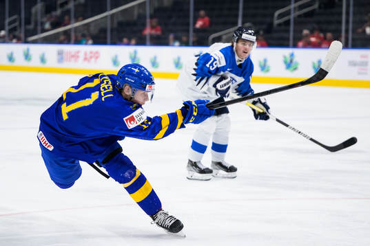 Fabian Lysell of Sweden shoots