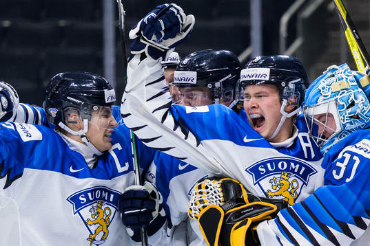 Roni Hirvonen, Joel Määttä, Kasper Puutio and goaltender