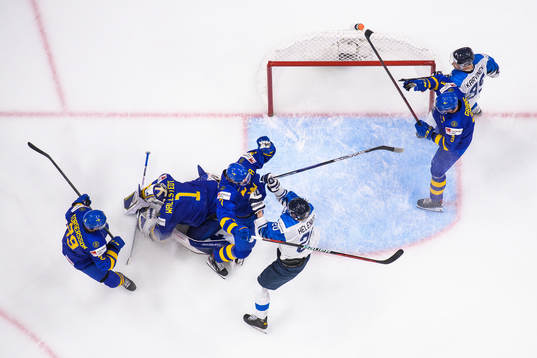 Simon Edvinsson of Sweden and Samuel Helenius of Finland