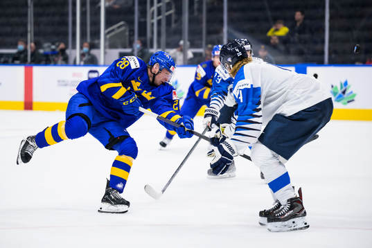 Oskar Magnusson of Sweden