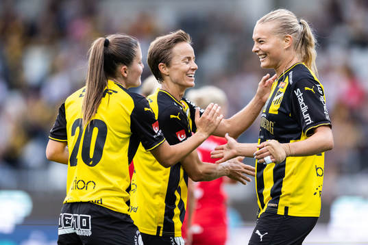 Häckens Stine Larsen jublar