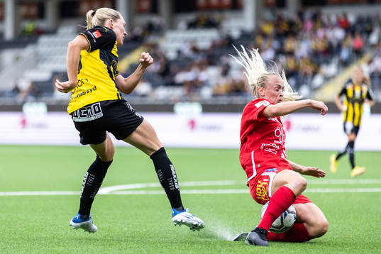 Häckens Elin Rubensson och Örebros Michaela Kovacs