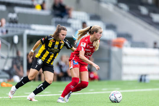 Häckens Dora Zeller och Örebros Regan Steigleder