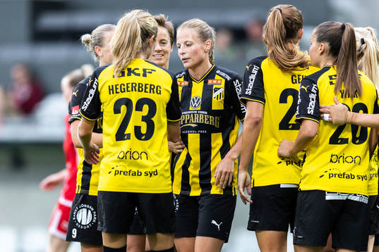 Häckens Anna Anvegård jublar