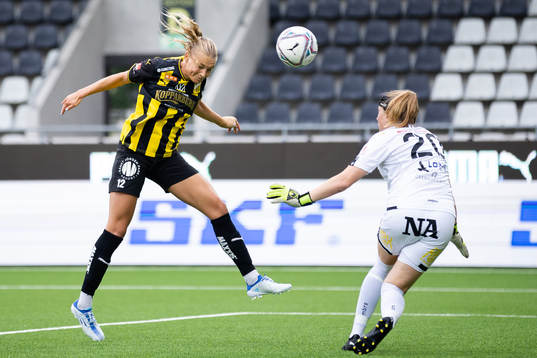 Häckens Stine Larsen nickar in 4-0