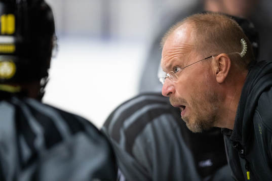 Brynäs assisterande tränare Kalle Kaskinen
