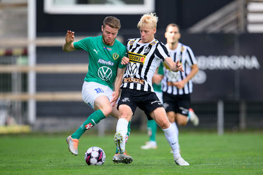 Jönköpings Södras Daniel Ljung och Landskronas Emil