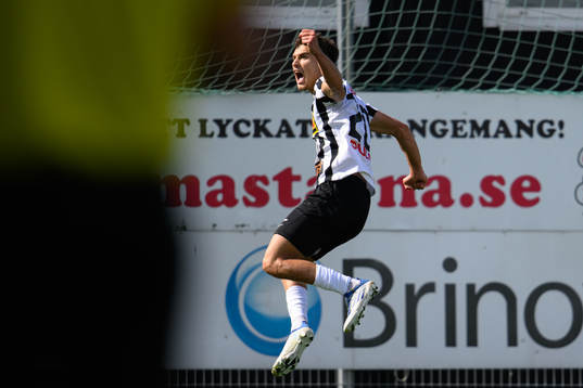Landskronas Camil Jebara jublar