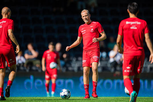 Vegard Leikvoll Moberg of Brann warms up