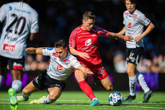 Mathias Knutsen Rasmussen of Brann scores the 0-1 goal