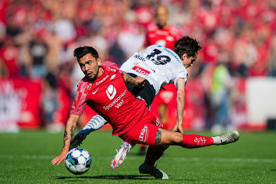 Niklas Fernando Nygaard Castro of Brann and Ulrik Mathisen
