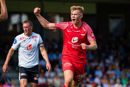 Aune Selland Heggebø of Brann celebrates