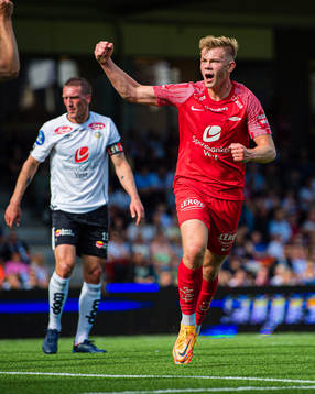Aune Selland Heggebø of Brann celebrates