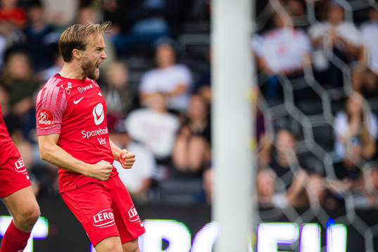 Bård Finne of Brann celebrates